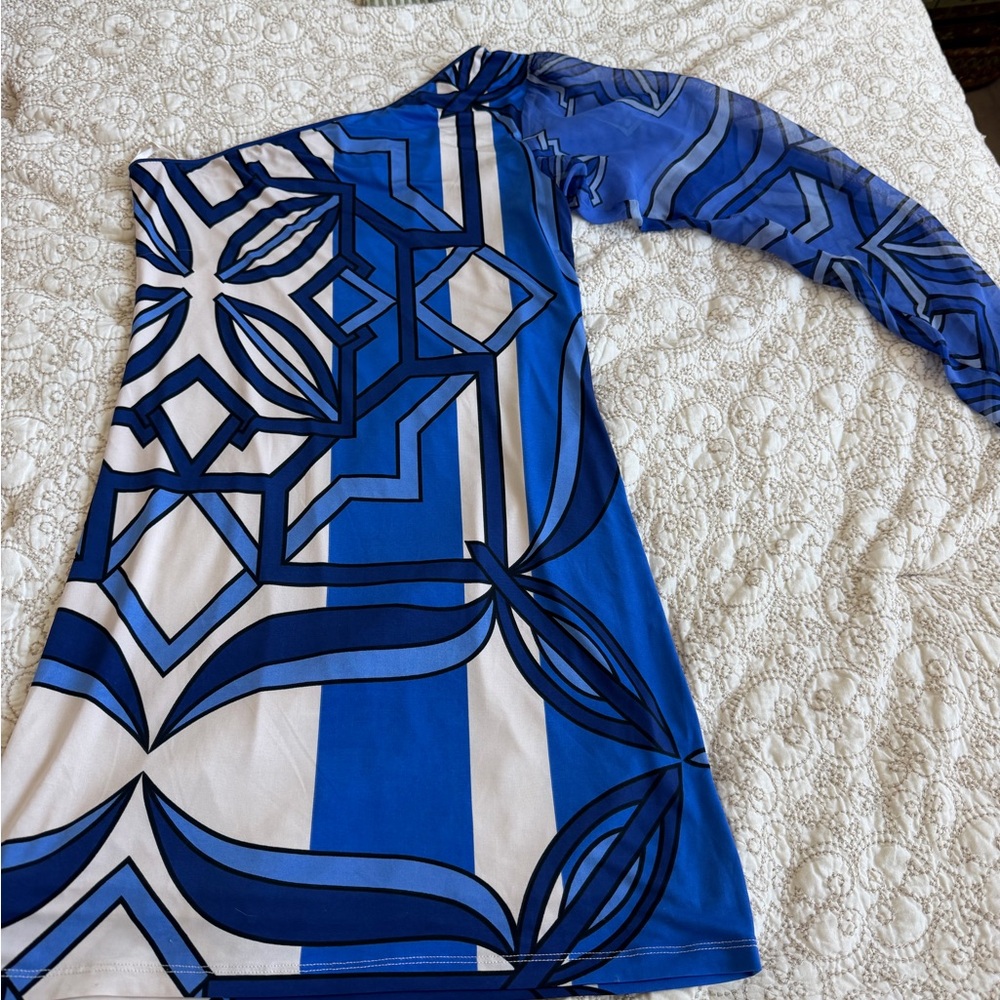 Analili Blue and White One-Shoulder Geometric Dress